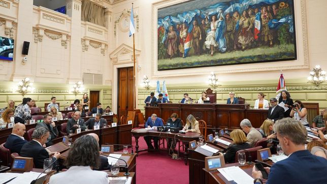 Santa Fe: Unidos ajusta la letra fina de la Ley de Municipios en Diputados y prepara cambiosSesión de la Cámara de Diputados de Santa Fe