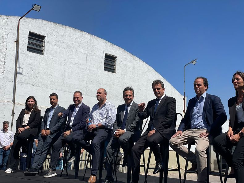 Massa y Giuliano reunieron en Río Cuarto a representantes de los siete principales municipios de Córdoba.&nbsp;