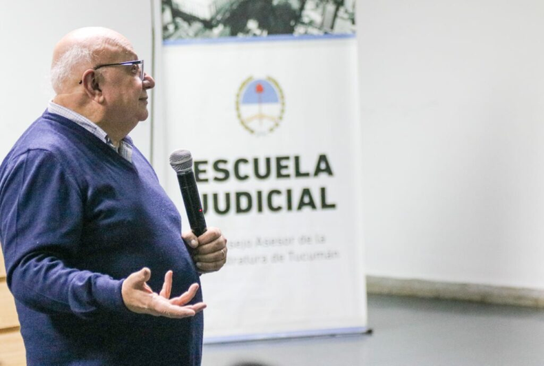 Alberto Binder critica duramente a la Corte Suprema de Santa Fe.