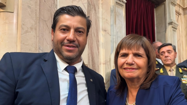 Gabriel Chumpitaz, junto a Patricia Bullrich. El diputado rompió con el PRO y arma bloque propio filo-libertario.