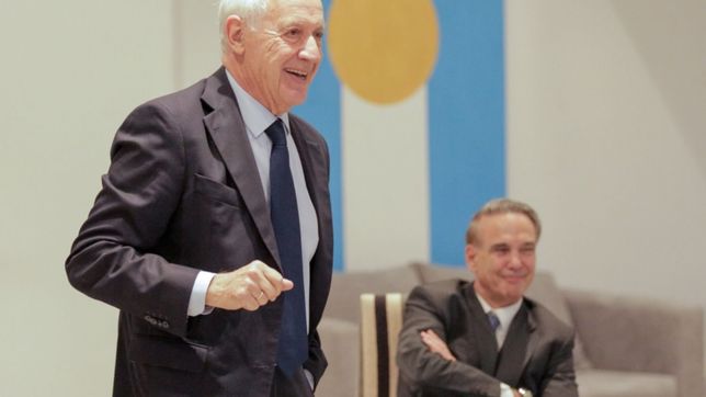 la batalla de los diez puntos: lavagna salio (tarde) con su propio decalogo