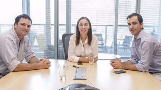 el dia que ratificaron su candidatura, vidal se mostro con dos candidatos propios en la cuarta