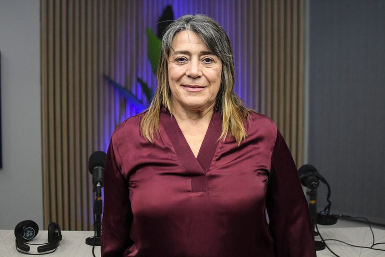 Adriana Garc&iacute;a, intendenta de Winifreda, localidad del norte agrario de La Pampa. Ultravernista, sali&oacute; a bancar a Ziliotto. FOTO: www.radiokermes.com
