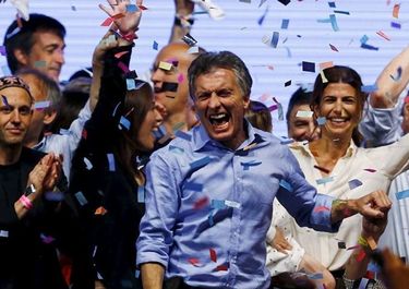 El pan para hoy del FMI, la viuda negra de Macri