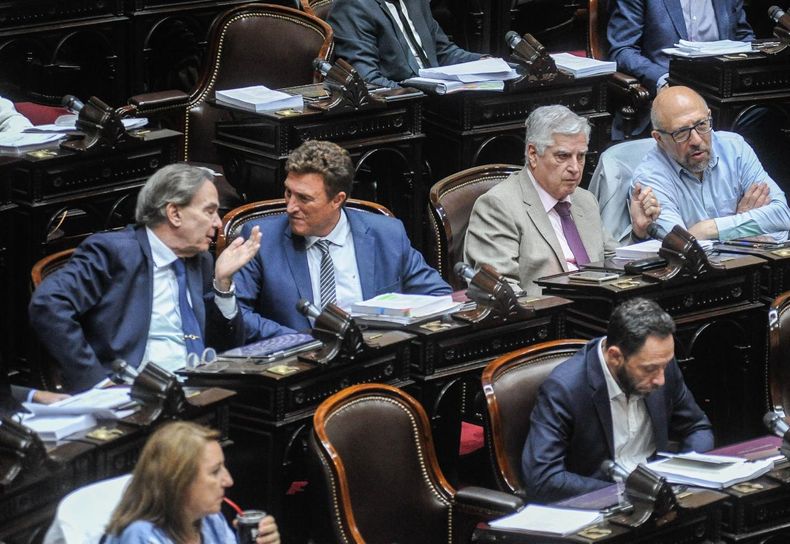 El cordobesismo quiere apoyar el Presupuesto, pero presiona para lograr los pedidos de pedidos de Martín Llaryora.