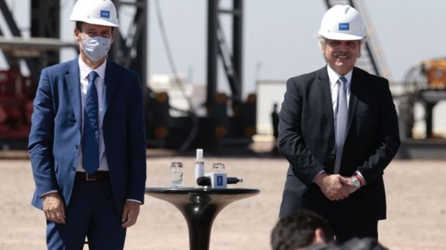 gutierrez le reclama a ypf que invierta en la refineria de plaza huincul