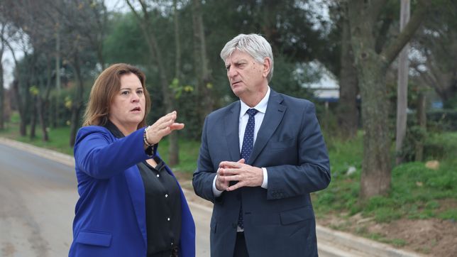 El gobernador de La Pampa, Sergio ZIliotto, este jueves, en General Pico, el bastión del peronismo en el norte provincial, junto a la intendenta Fernanda Alonso, ultravernista.