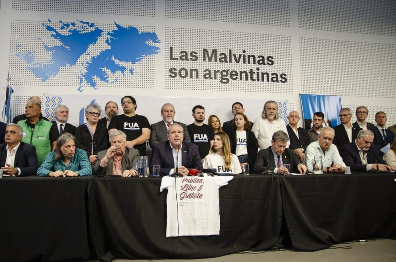 Gremios docentes y no docentes rechazaron aumento adicional del 5,8% ofrecido por el gobierno de Javier Milei