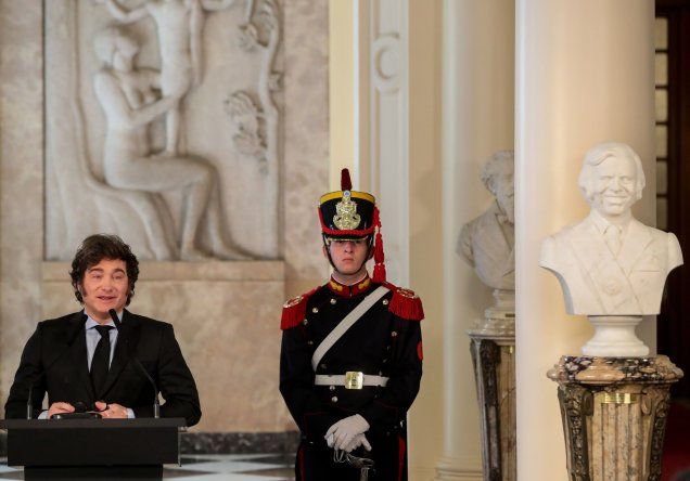 Javier Milei en el Salón de Bustos.