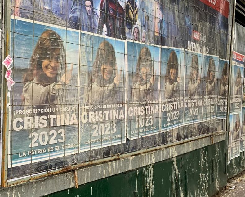 CFK afiches.jpg