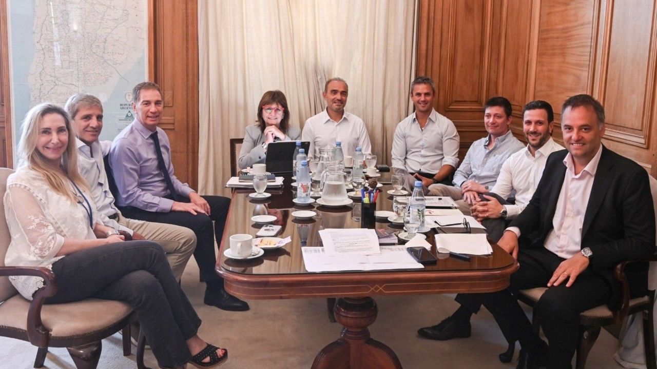 Karina Milei y la mesa política de Javier Milei.&nbsp;