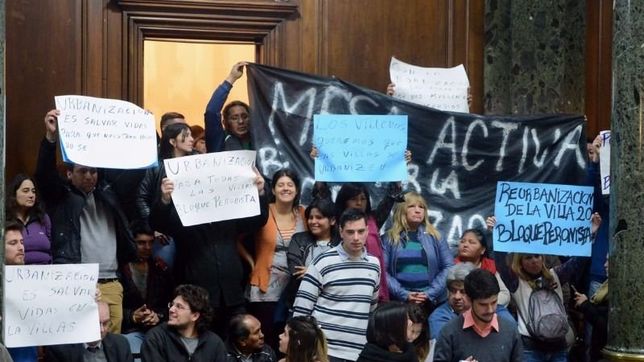 avanza la urbanizacion de la villa 20 en la legislatura portena