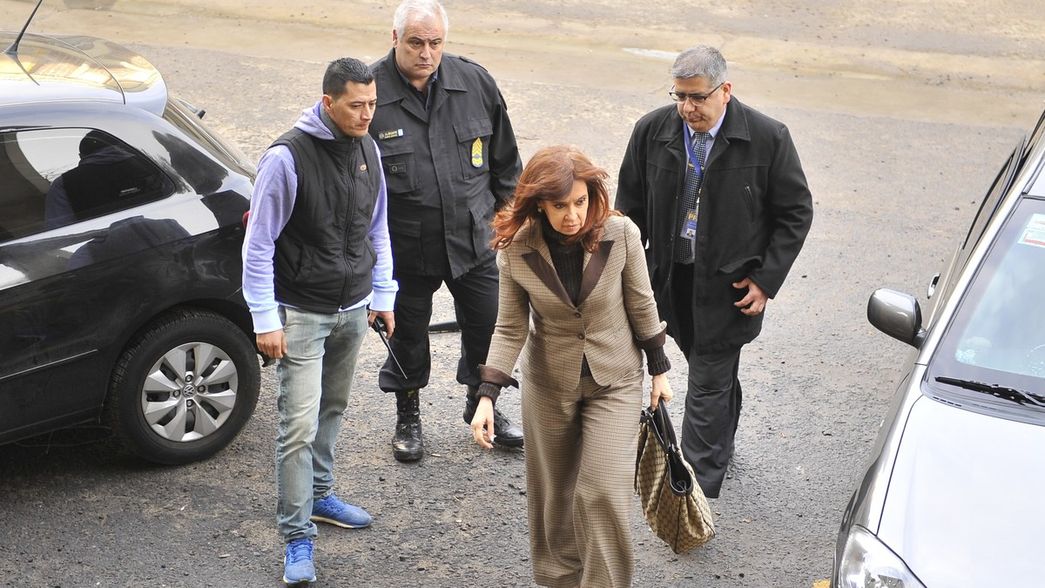 Los Cuadernos K: CFK reaparece en Tribunales recargada contra Milei