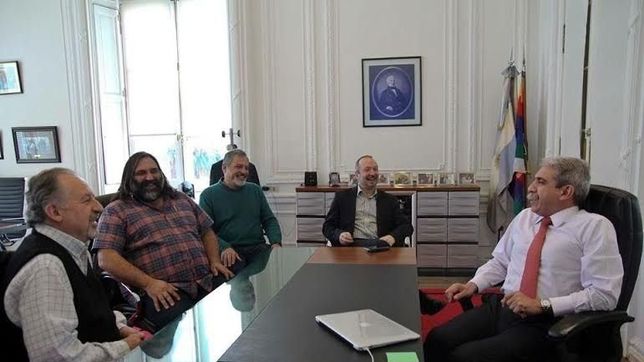 el gremialista que mas paros le hizo a scioli se junto con anibal