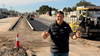 Mariano Gaido, en las obras de la Avenida Mosconi de Neuquén. Para Nadia Márquez, está asustado.&nbsp;