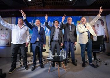 Tras un arranque con dudas, Kicillof aceita el vínculo con los intendentes