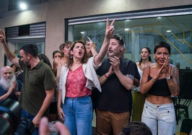 Con mensaje y foto de unidad, Mariel Fernández se lanzó a la carrera por la sucesión de Axel Kicillof