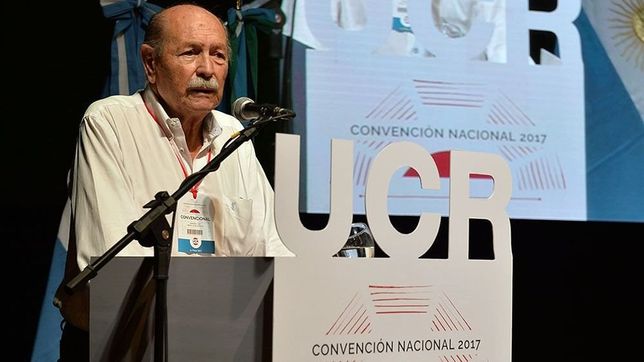 ?vamos a plantear que se discuta la permanencia o no de la ucr en cambiemos?
