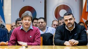 Con la economía en crisis, Gustavo Melella juega a fondo y toca la caja de los intendentes.