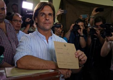 Lacalle Pou, favorito al frente de una alianza de derecha
