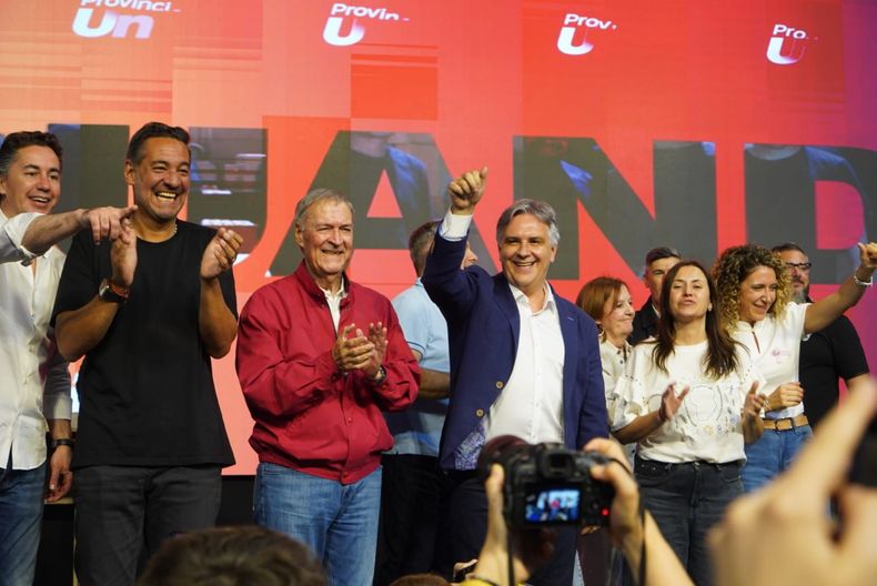 Martín Llaryora y Juan Schiaretti quedaron detrás de La Libertad Avanza en Córdoba Martín Llaryora y Juan Schiaretti quedaron detrás de La Libertad Avanza en Córdoba