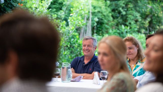 rosca con papeles: monzo relanza su partido para volver al congreso