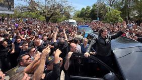 Javier Milei, este sábado, en la plaza Belgrano de la capital de Chaco: hizo un discurso de un minuto.