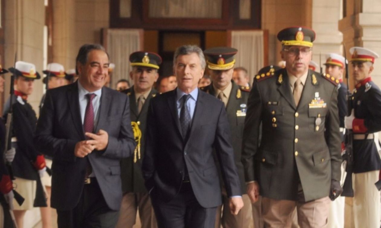 mauricio macri julio martinez