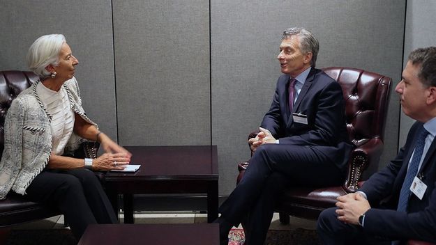 El Gobierno trabaja para robarle al PJ la bandera de la campaña económica