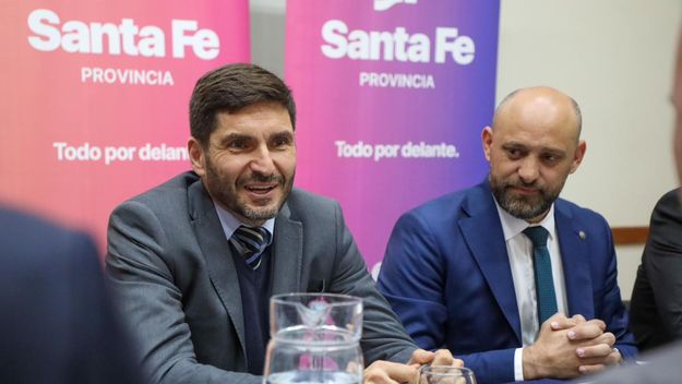 Maximiliano Pullaro y el ministro de Producción Gustavo Puccini: el armado del Business Forum, clave para el gobierno de Santa Fe.