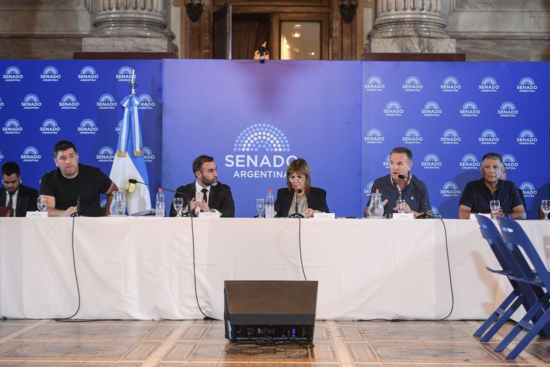 Patricia Bullrich con la CGT durante el debate de la reforma laboral.&nbsp;