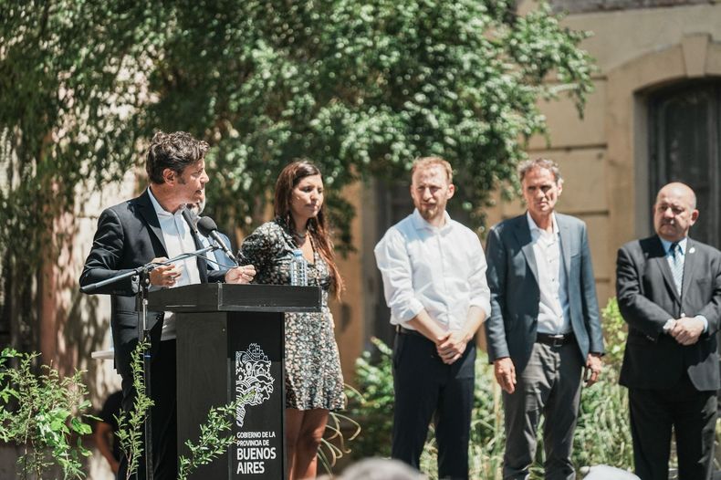 El intendente Federico Otermin y el gobernador Axel Kicillof, en Lomas de Zamora.