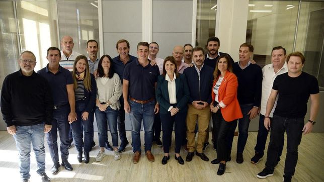 Patricia Bullrich, junto a la mesa bonaerense del PRO.