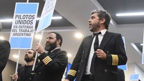 Los pilotos desoyeron a Fernández y ratificaron el paro de 48 horas