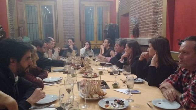 pepe scioli insiste: acosa a massa por twitter y periscope pepe scioli insiste: acosa a massa por twitter y periscope