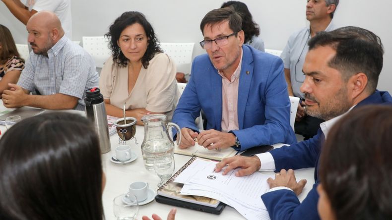 El ministro de Educación de Maximiliano PUllaro, José Goity, en plena negociación. El inicio de clases está previsto para el 26 de febrero.&nbsp;