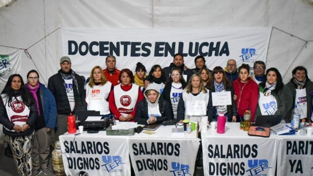 docentes de rio negro van a las urnas en medio de la tension con carreras