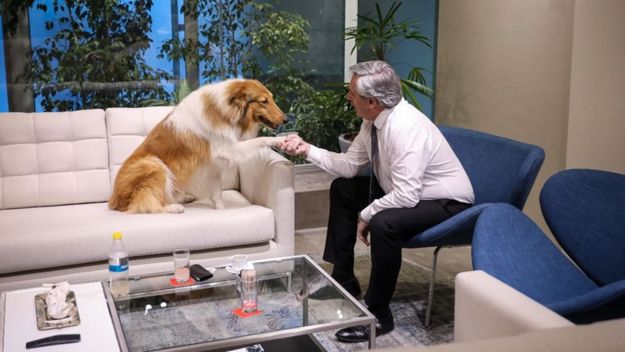 El Círculo Rojo y el besamanos de México 337