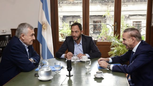 La mesa de conducción de Juntos por el Cambio quiere cuanto antes una definición del PRO por la inclusión de José Luis Espert. La mesa de conducción de Juntos por el Cambio quiere cuanto antes una definición del PRO por la inclusión de José Luis Espert.