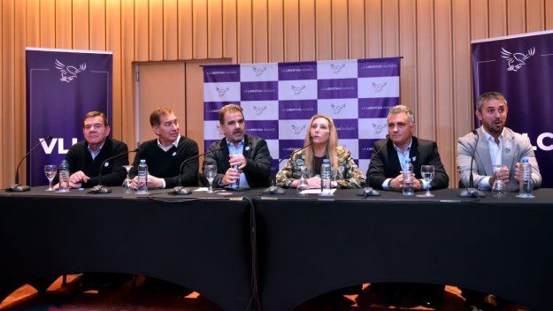 Karina Milei, junto a Pareja y Ritondo anuncia la alianza PRO-LLA en Buenos Aires.