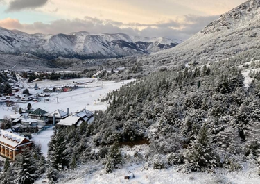 Vista de una de las laderas de Catedral, en Bariloche, sobre la que podrían desarrollar una urbanización
