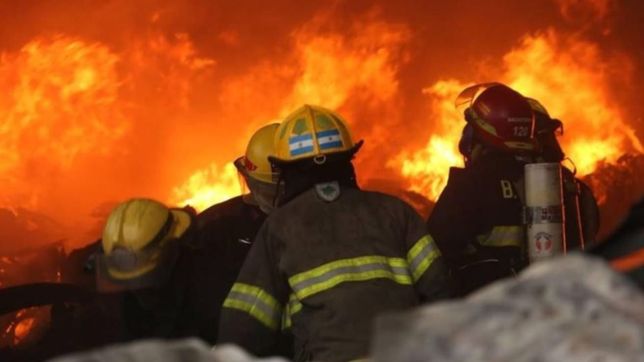 ante el reclamo de bomberos, la provincia acusa a vidal de desfinanciar el sistema