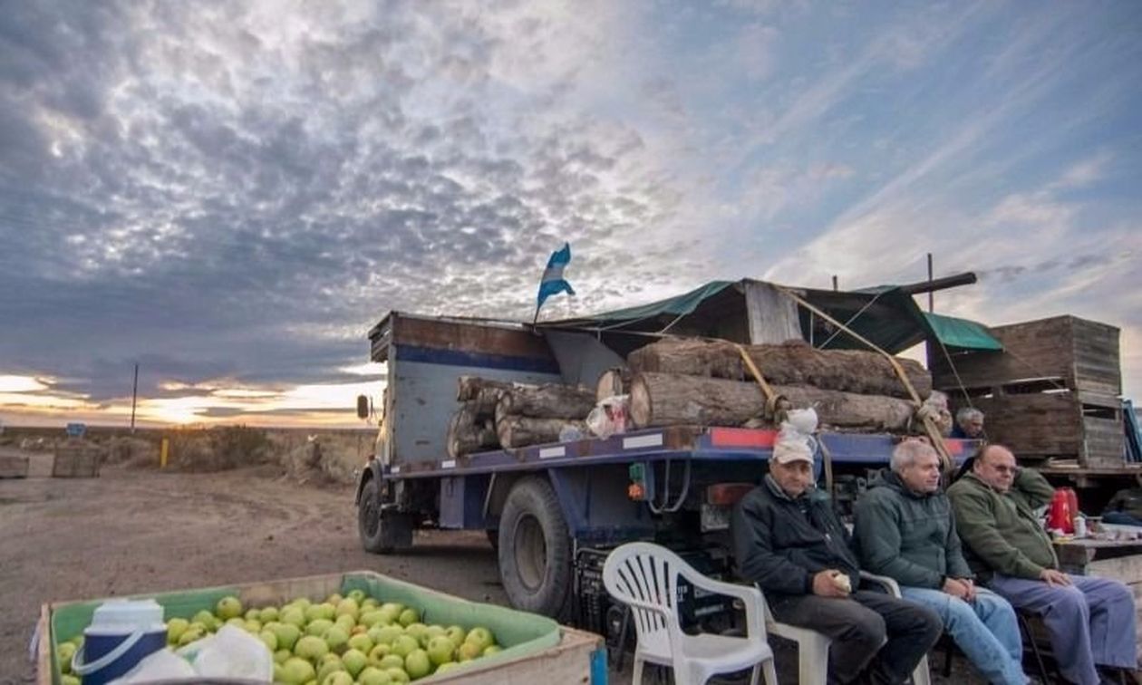 Tractorazo Productores AltoValle Fruta Crisis Frutícola