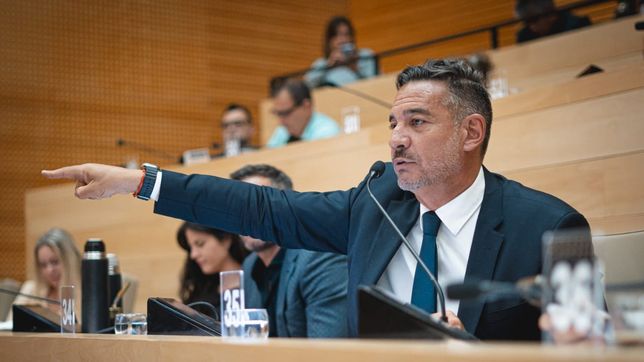 Miguel Siciliano, presidente del bloque oficialista en la Legislatura de Córdoba, pidió sesión especial.