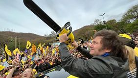 El Presupuesto de Javier Milei prevé más motosierra