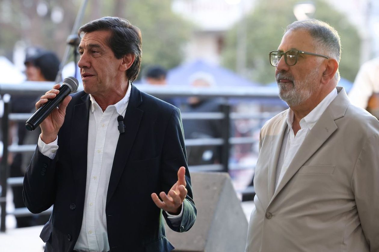 Carlos Sadir junto a Raúl 