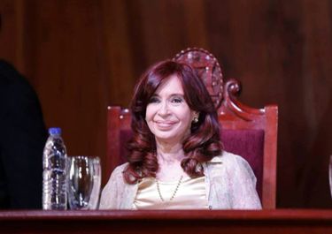 Cristina, en Honduras: “Los libertarios buscan suprimir el Estado”