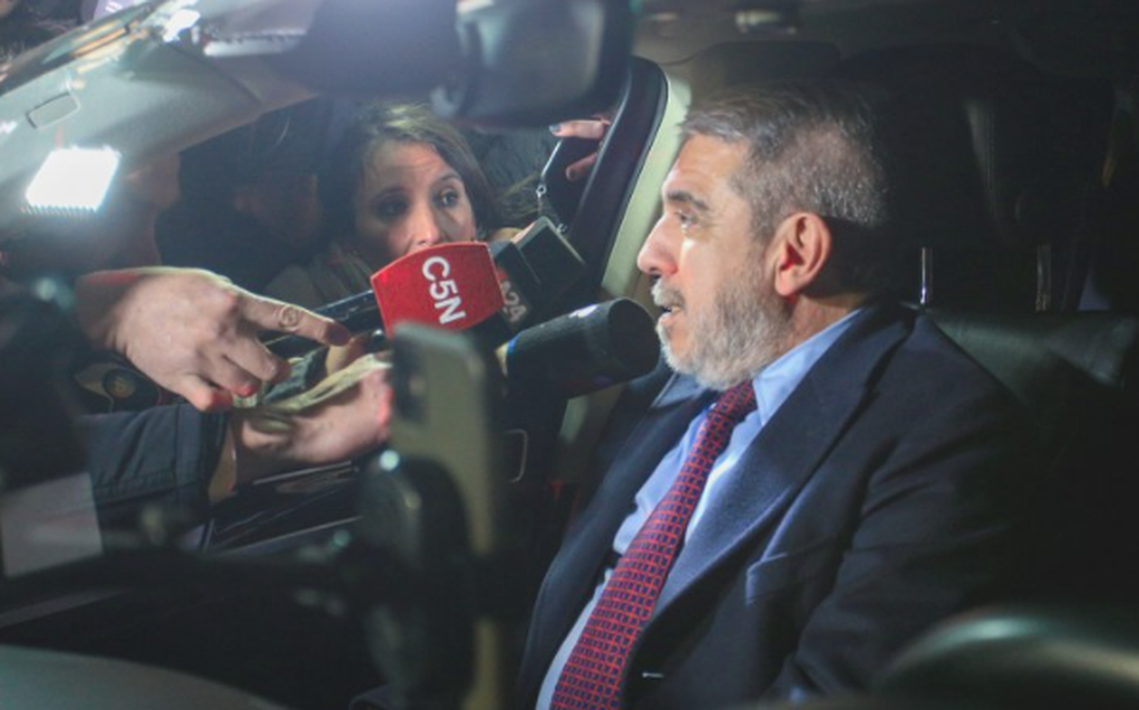 Aníbal Fernández.png