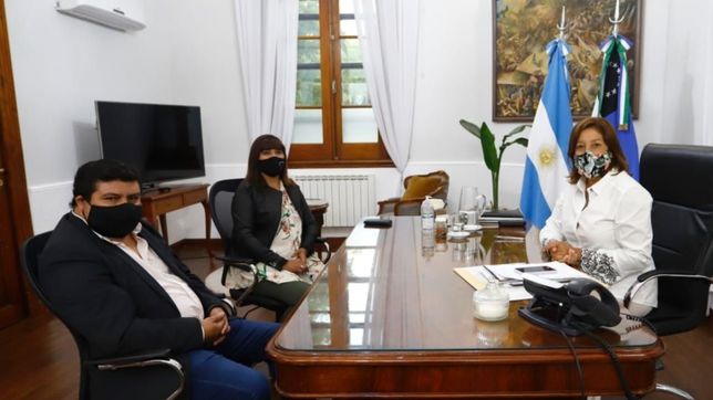 carreras busca retener el apoyo evangelico pese al avance del pro