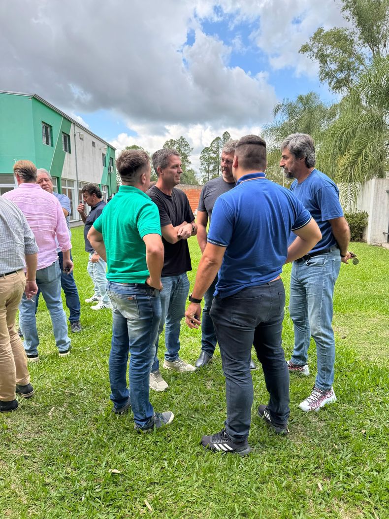 Enrique Cresto, Angel Giano, Armando Gay, juntos por primera vez después de la derrota de diciembre del 2023 que dejó quebrado al peronismo de Concordia. 